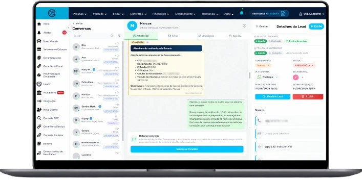 Notebook com a tela de conversas do CRM da Boom Sistemas aberta.